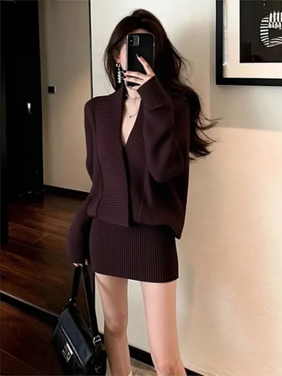 Z285气场强大名媛气质女神范高级感法式轻熟大方得体酒红色连衣裙