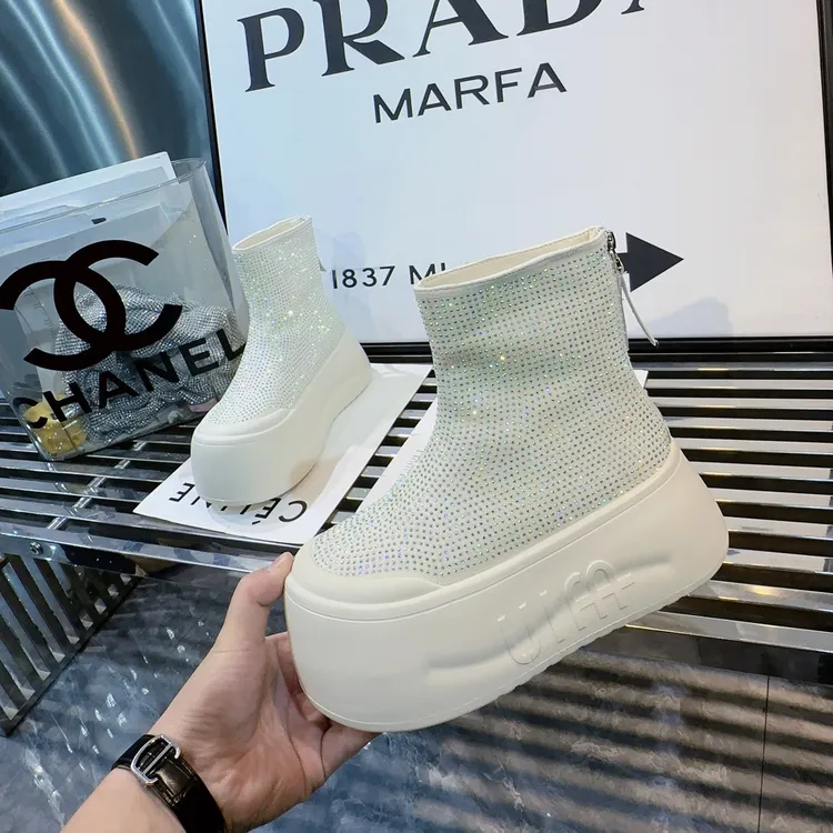 A.M艾墨儿女款2025年厚底款增高水钻后拉链大棉XL时装短靴