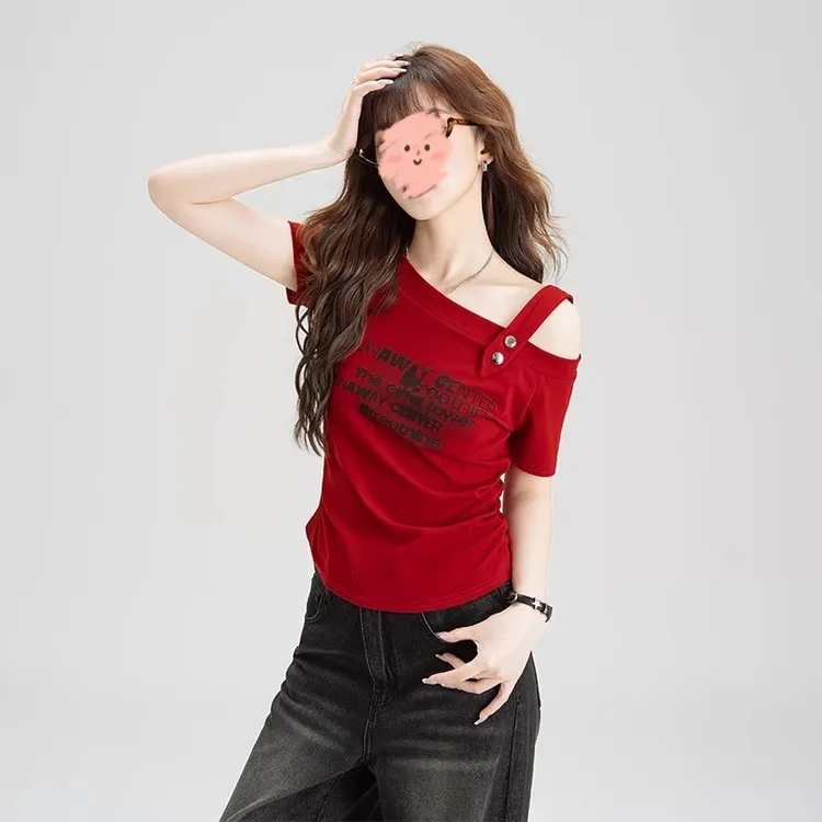美式红色斜领短袖T恤女2025夏季新款设计感小众修身显瘦露肩上衣