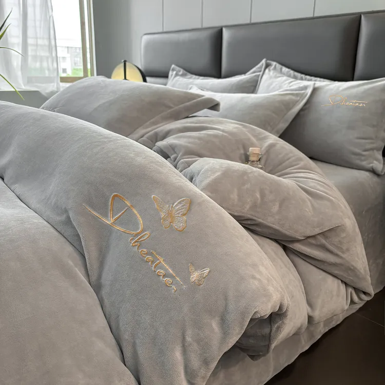 水星新家纺高端2025款加厚轻奢刺绣牛奶绒四件套纯色双面绒水晶绒