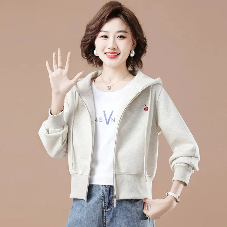 今年流行的超好看小个子休闲开衫连帽卫衣女短款外套2025新款上衣