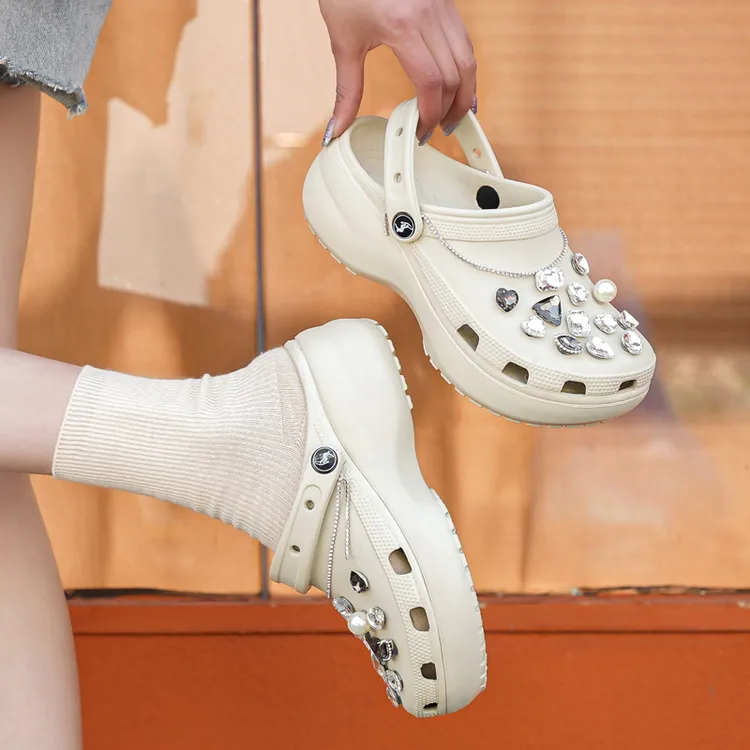 云朵洞洞鞋轻便防滑新款夏季厚底增高沙滩凉鞋外穿女款拖鞋女鞋