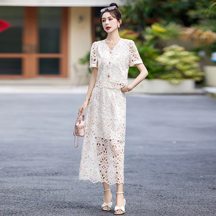 【汐宝女装】2025夏上新气质时尚名媛风刺绣镂空设计感舒适透气清凉