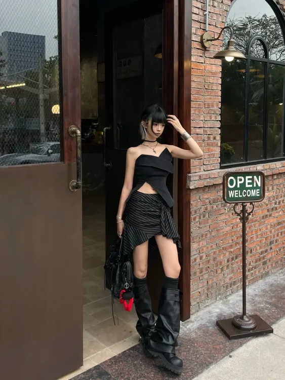 2025夏季新款时尚打底抹胸设计感洋气休闲百搭性感辣妹气质显瘦女