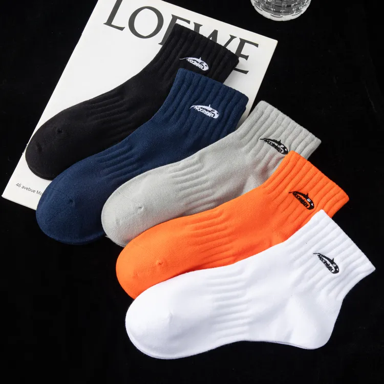 袜子男士秋冬黑白纯棉无骨刺绣中筒袜吸汗防臭白浅色运动袜子男款