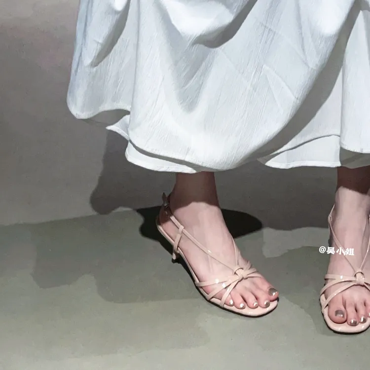 2025夏季新款法式气质仙女风高跟女鞋裸色百搭一字带凉鞋外穿拖鞋