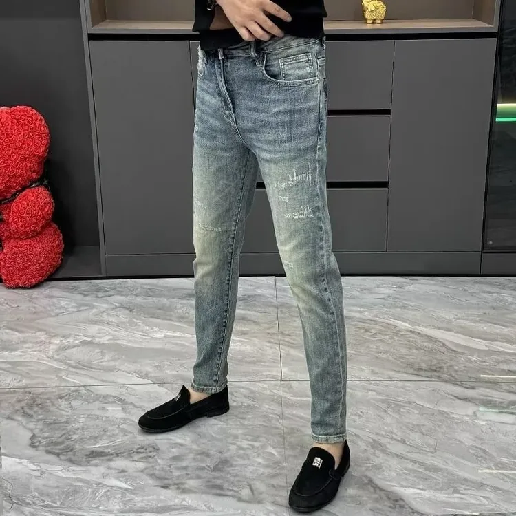 2025夏季新款修身百搭潮流休闲穿搭刺绣时尚小直筒男士帅气牛仔裤