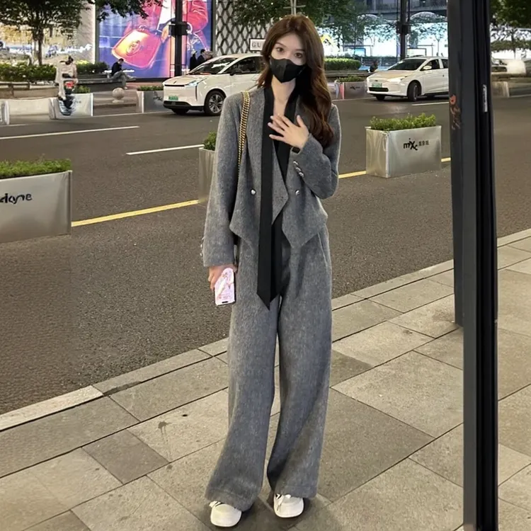 欧货高级感气质时尚套装女秋冬V领毛呢外套休闲直筒阔腿裤两件套