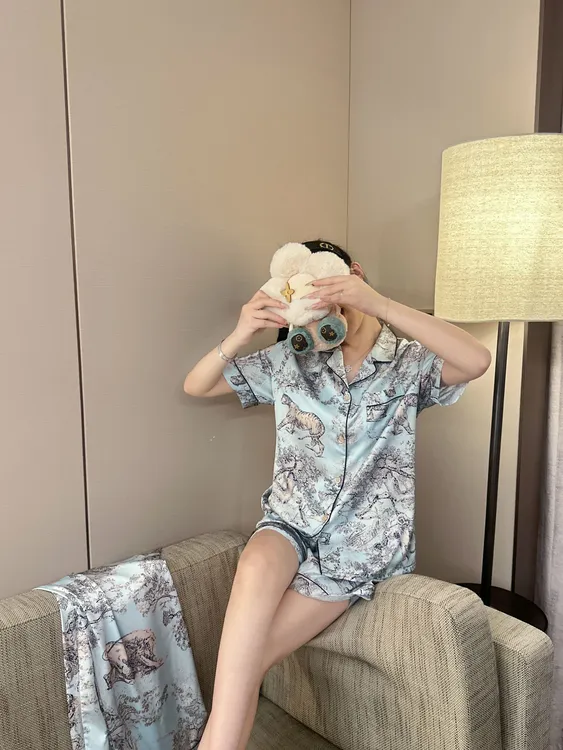 25新品春夏新款冰丝缎面轻奢性感丛林印花家居服套装