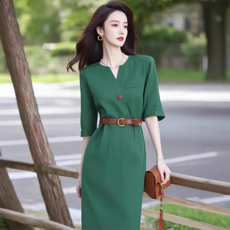 春夏季出席重要场合优雅气质女神范轻奢高级感绿色收腰显瘦连衣裙