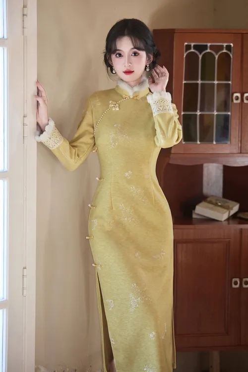 【华夫人】冬款上新 毛呢绣花加绒鹅黄气质贵气减龄新中式旗袍 修身