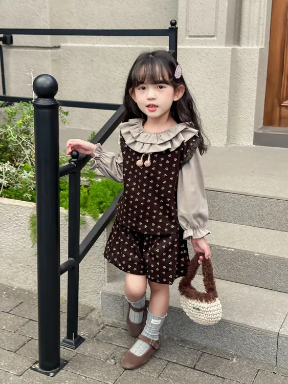 女童秋季套装2025新款宝宝甜美花边领打底衫儿童背心花苞裤三件套