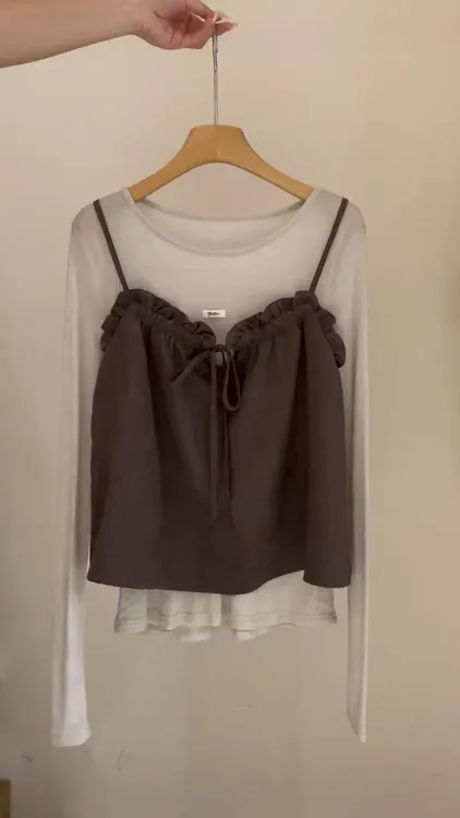 韩系早秋氛围感穿搭chic高级感小香风休闲咖色吊带打底t恤套装