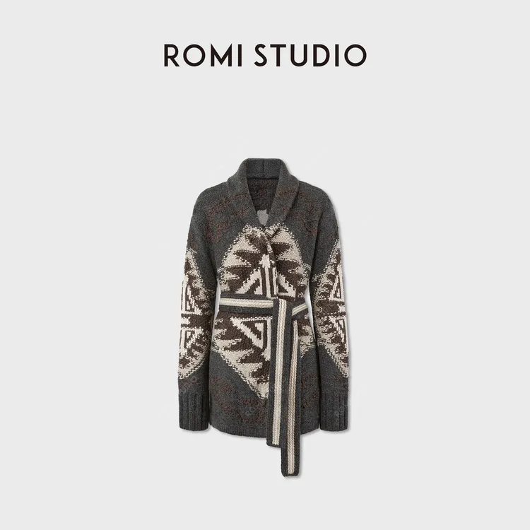 ROMI STUDIO“中古匠心”羊毛混纺3针嵌花花型收腰毛织衫RWCAWT5413