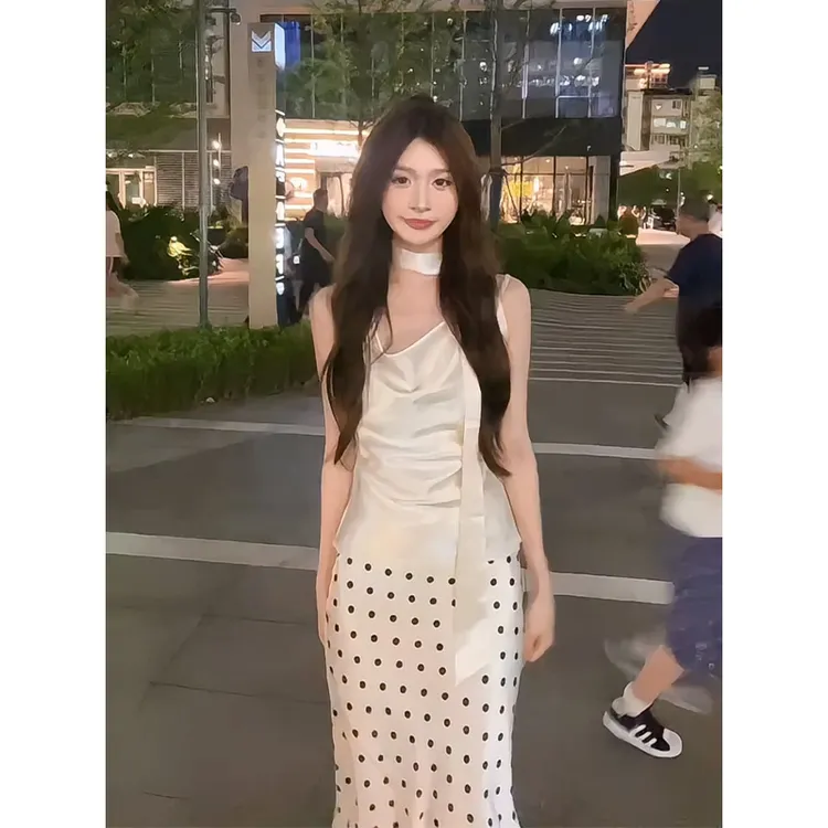 2025夏季新款女法式气质荡领修身吊带上衣百搭高腰显瘦波点半身裙