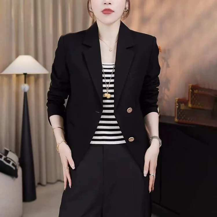 时尚洋气小西装外套女2025新款春秋短款正肩小个子西服上衣外套