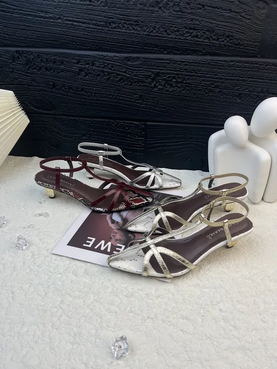 2025新款法式单鞋一字带欧若风坡跟仙女风凉鞋尖头气质女鞋4477