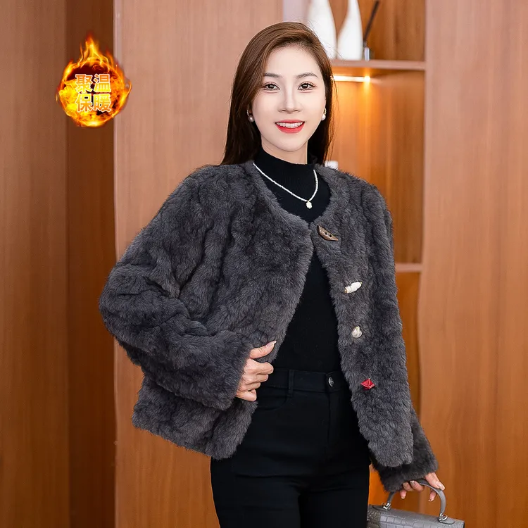 拉夏贝尔皮毛一体冬季毛绒外套女2025年秋冬季新款保暖小个子夹克