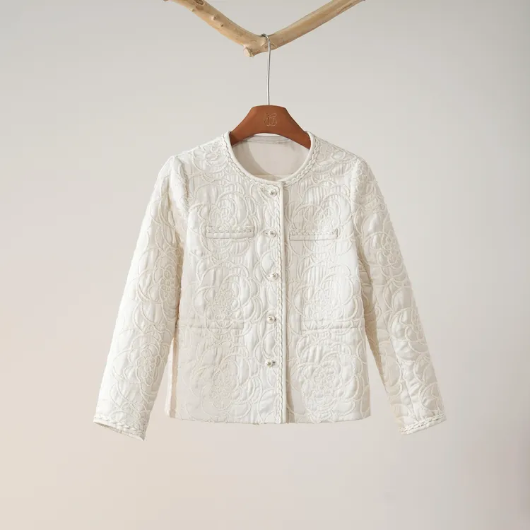 西子/【寒枝春信】雪尼尔高定手工盘绳绣山茶花夹棉外套/WTTJ0864