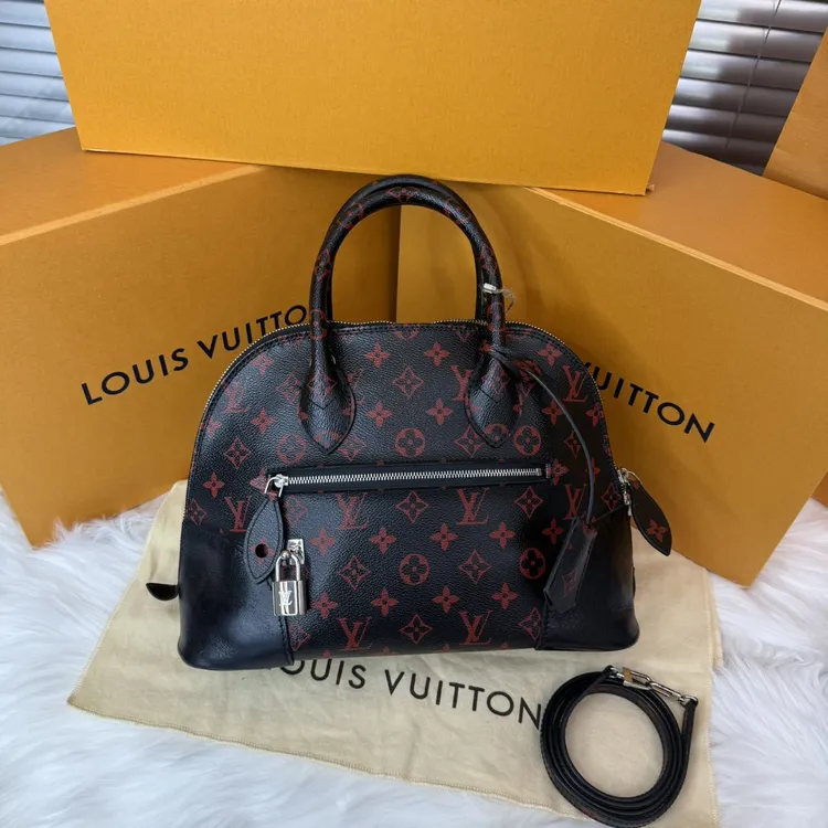 99新 LouisVuitton/路易威登 LV 黑红配色贝壳包斜挎包