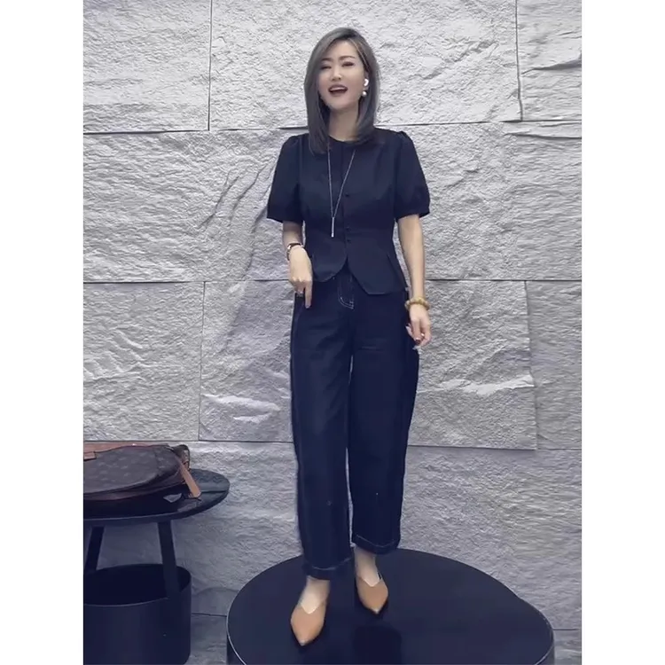 套装女夏季2025新款茶系穿搭一整套减龄洋气时髦短袖休闲裤两件套