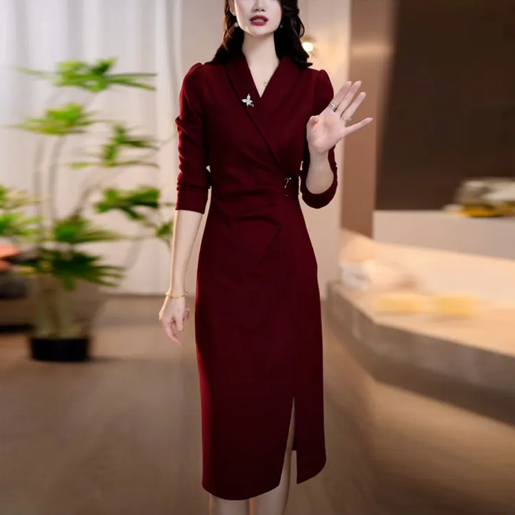 秋季轻奢高贵气质裙子女装新款2025爆款高级感轻奢洋气显瘦连衣裙