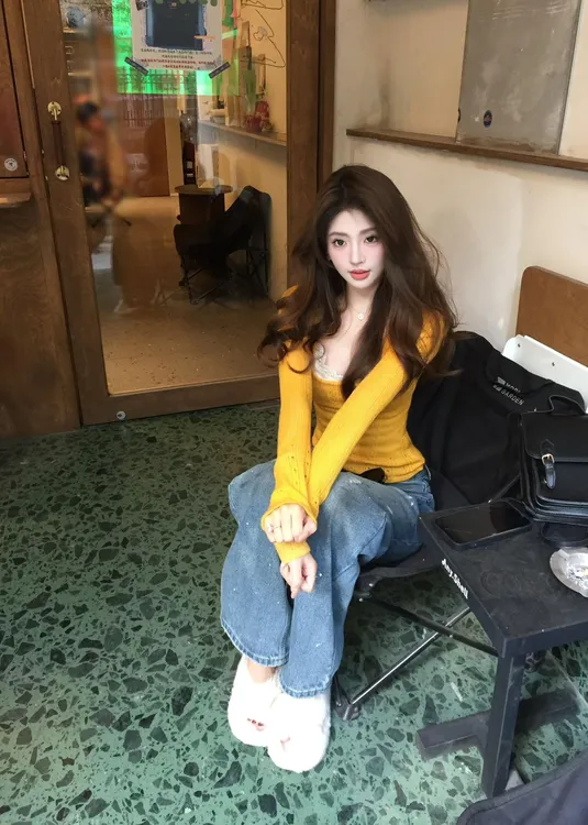 纯欲风蕾丝吊带打底衫女冬季修身黄色针织衫毛衣长袖上衣两件套