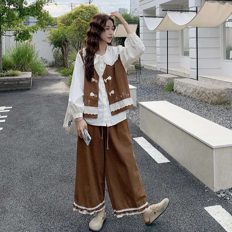 韩系穿搭一整套女2025早秋减龄娃娃领衬衫刺绣马甲阔腿裤三件套