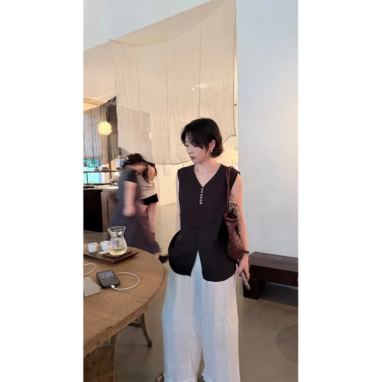 苏安家|“汉麻小衫”多纽扣设计慵懒松弛感背心上衣