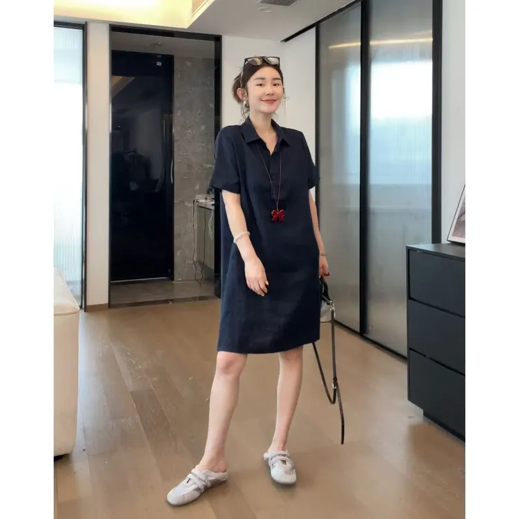 玖了个玖 2025夏 极简百搭H版遮肉显瘦麻料polo领连衣裙2506C3132