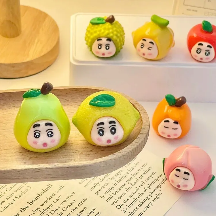 小心水果！蜡笔小新周边公仔摆件树脂卡通玩偶桌面装饰车载萌物