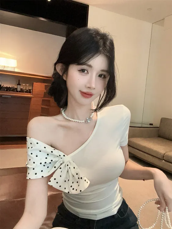 【运费补贴】辣妹气质设计感短袖T恤女修身斜领波点格子蝴蝶结上衣