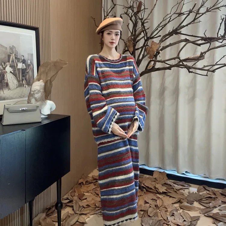 Zoey孕妇装［匆匆那年］秋冬加厚设复古条纹撞色针织毛衣搭半裙套装
