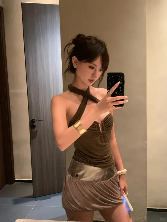 2025夏日新品设计感小众美式辣妹多穿法吊带背心配拼接褶皱裙裤女