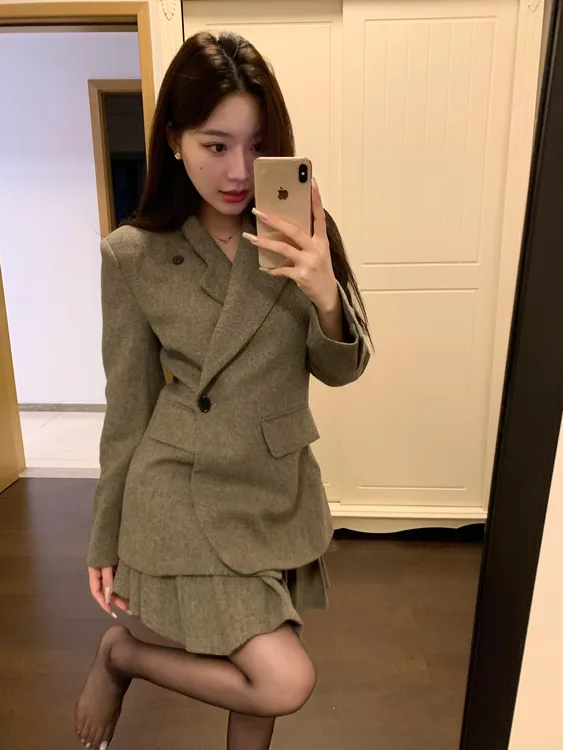  2025秋冬新款韩系高智少女斜门襟西装外套高腰百褶半裙两件套装
