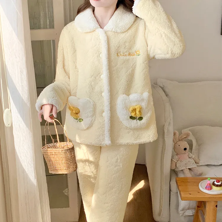 秋冬保暖法兰绒开衫套装家居服加绒加厚珊瑚绒甜美可爱翻领睡衣女