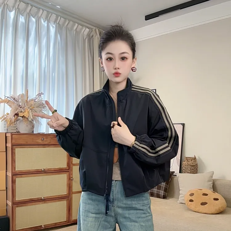 2026秋季韩版运动休闲短外套复古风立领百搭夹克上衣女商品图