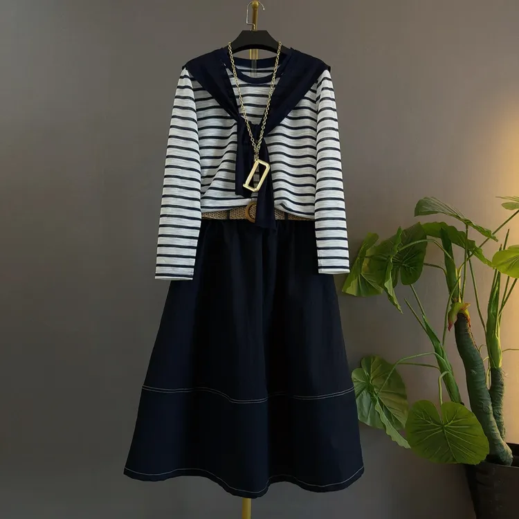 早秋新款时尚条纹披肩长袖上衣&半身裙宽松遮肉大码上档次俩件套