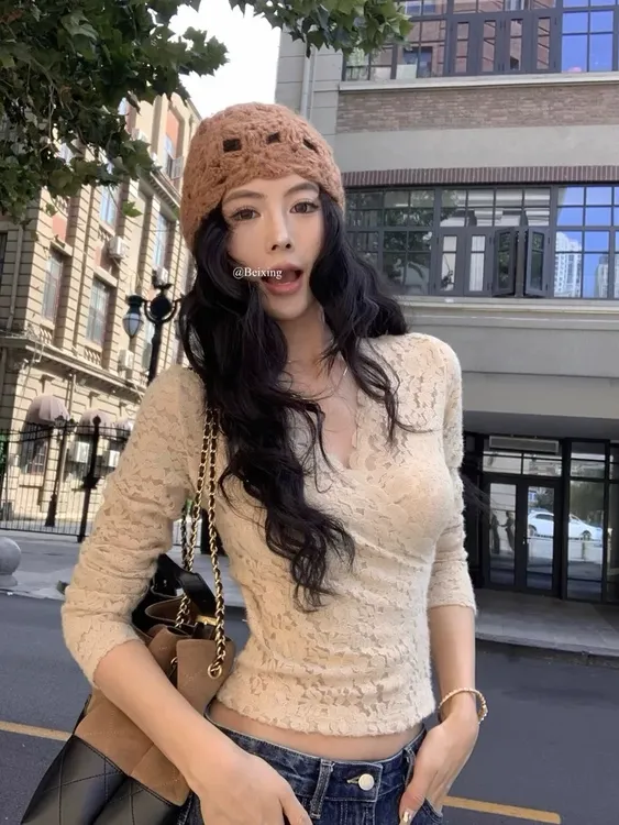 秋冬色法式纯欲辣妹风性感交叉V领褶皱收腰显瘦蕾丝外穿女t恤上衣