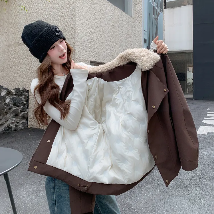 美拉德咖色高级羽绒内衬外套女2025冬季新款网红宽松翻领工装夹克