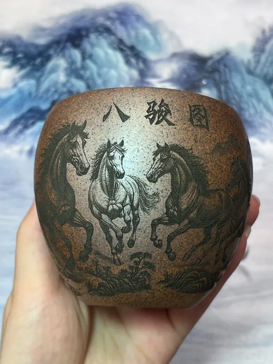 原矿紫砂柴烧刻绘八骏图茶杯茶具紫砂杯龙骨金砂高端茶器主人杯