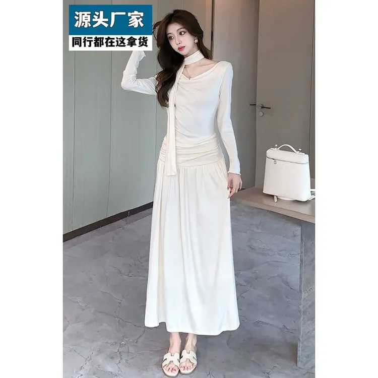 梵乐芬2025春夏新款慵懒风荡领长袖挂脖连衣裙女收腰气质设计感小