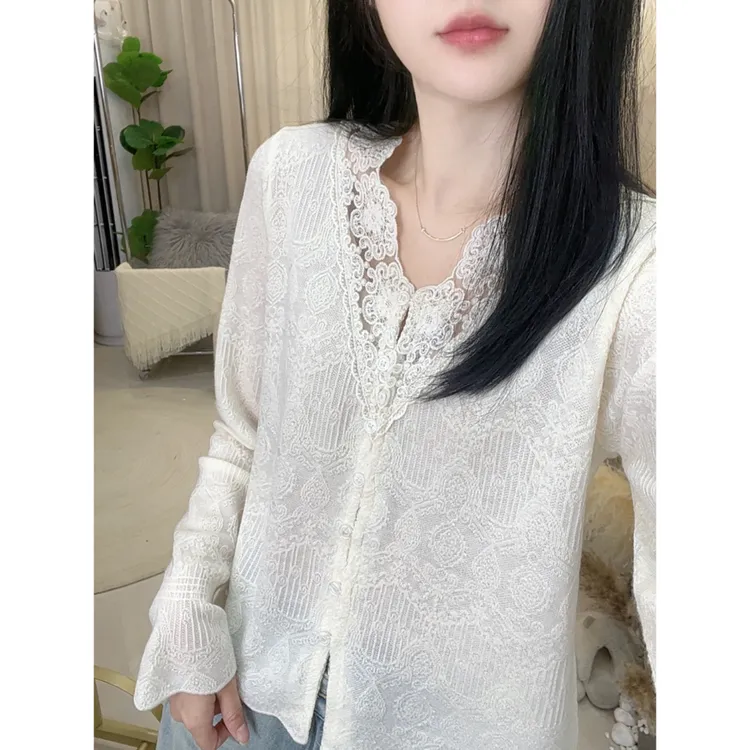 V领甜美蕾丝花边开衫春季新款长袖针织内搭打底衫百搭