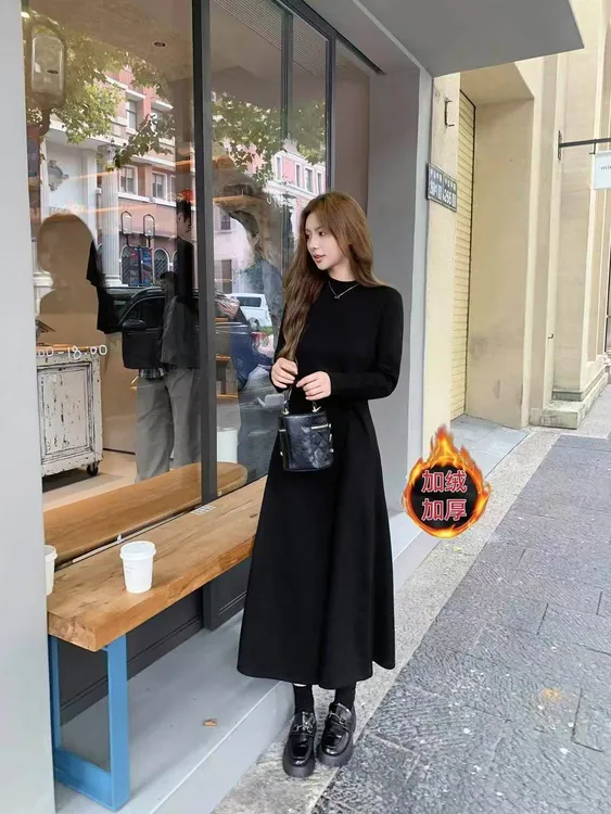 【正品】极简风女装秋冬新款时尚百搭长款打底裙中领加绒黑色连衣裙