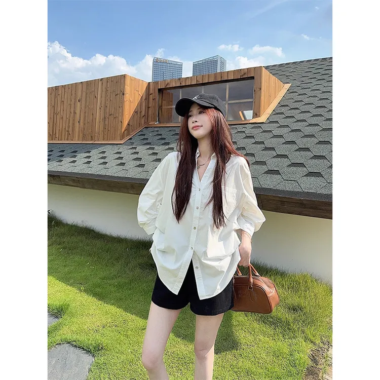 衬衫早秋新款小众炸街高级感女装V领泡泡袖白色宽松显瘦收腰上衣