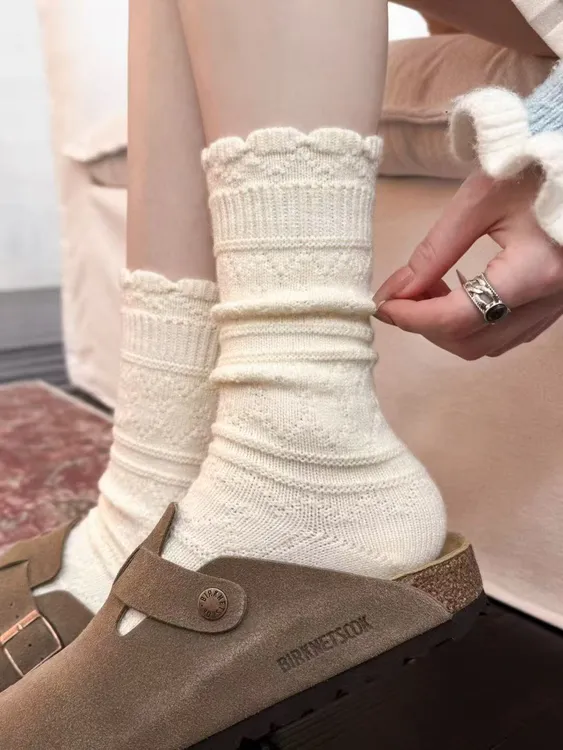 甜美花边菱格袜子女中筒袜秋冬加厚保暖堆堆袜配短靴奶白长袜