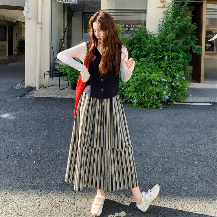 韩系休闲风元气减龄套装裙女秋季新款设计感马甲内搭半身裙三件套
