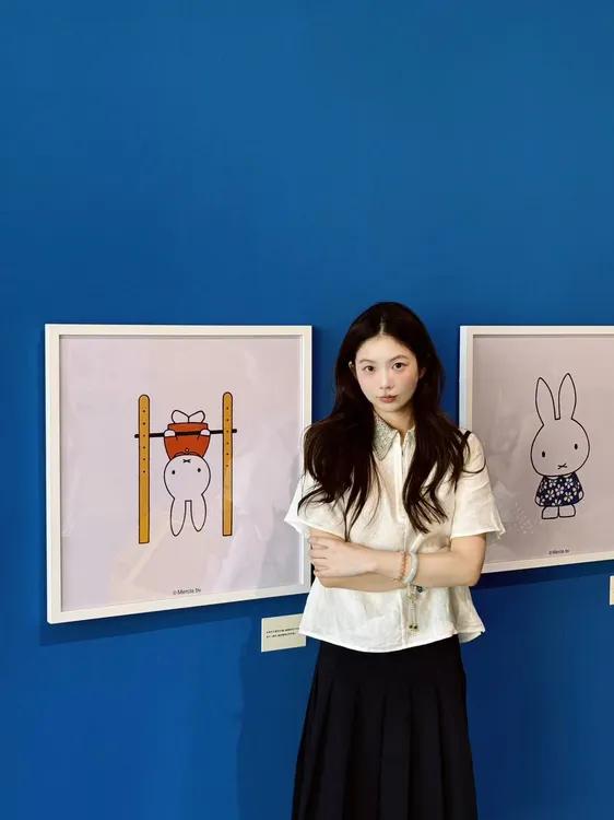 2025秋季新款白衬衫女文艺复古衬衣宽松休闲半袖上衣百搭半身裙