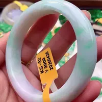翡翠手镯未镶嵌翡翠