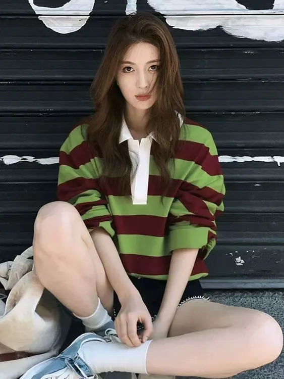 小众炸街高级感女装巨好看早春秋设计松弛感绿色条纹长袖打底上衣